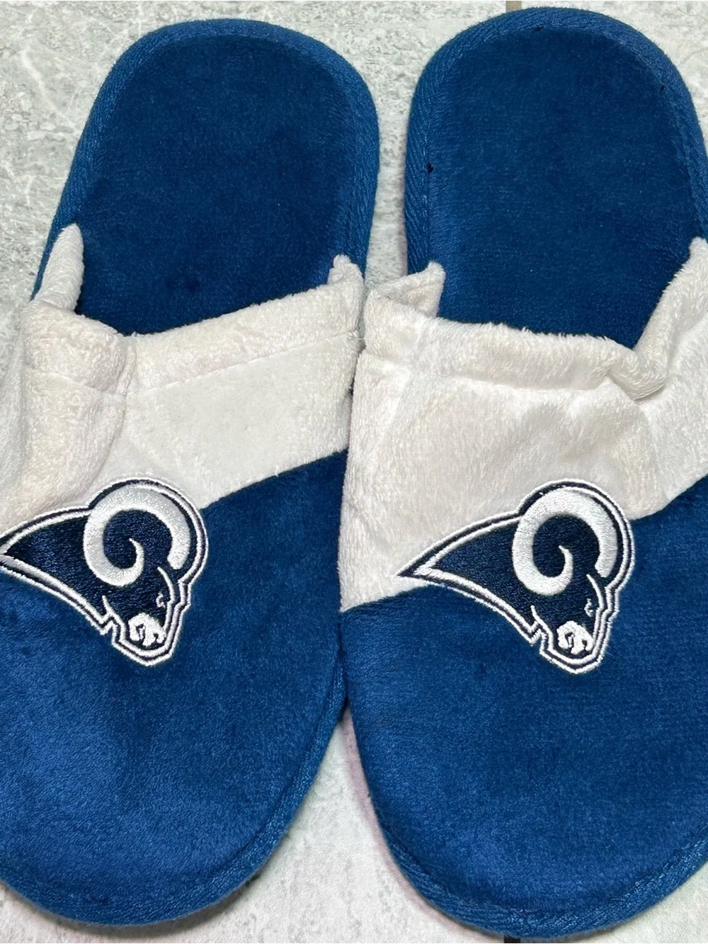 Los Angeles Rams NFL Youth XL 7-8 Plush Slippers NWT